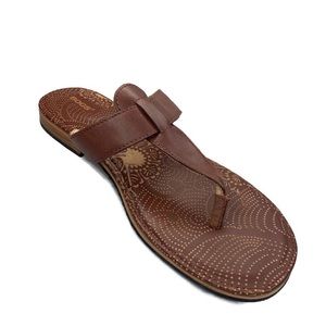 Bogs brown leather Nashville sandals size 10